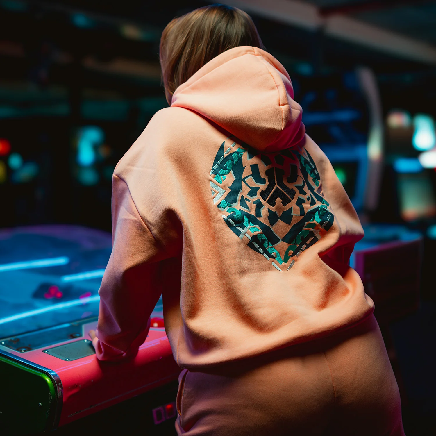 Defqon.1 Peach Hoodie Boyfriend fit - Image 4